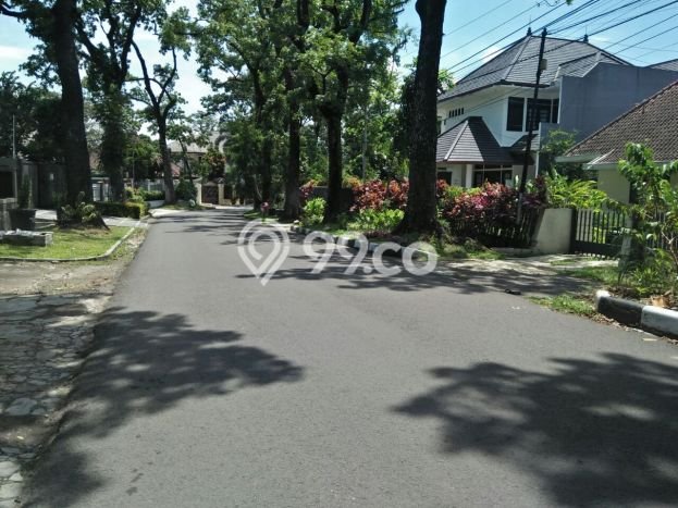 For Sale! Premium House LT 586m2 Desain Elegan di Diponegoro For Sale! Premium House LT 586m2 Desain Elegan di Diponegoro