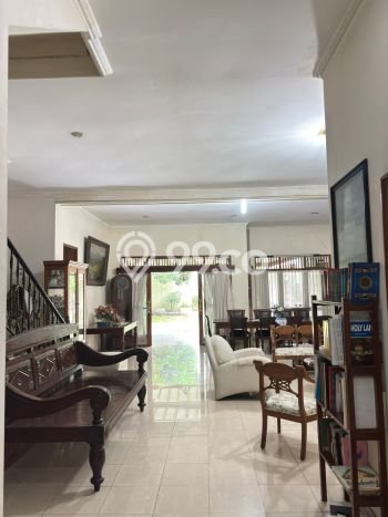 Rumah Mewah LB 400m2 Siap Pakai Desain Elegan di Cibeunying, Bandung Rumah Mewah LB 400m2 Siap Pakai Desain Elegan di Cibeunying, Bandung