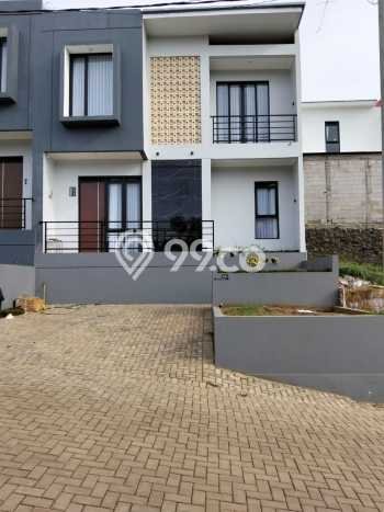 Ready to Use! Luxury House LT 100m2 Desain Elegan di Cikutra Ready to Use! Luxury House LT 100m2 Desain Elegan di Cikutra