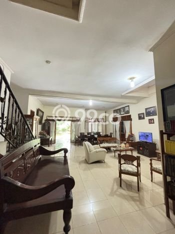 Rumah Mewah LB 400m2 Siap Pakai Desain Elegan di Cibeunying, Bandung Rumah Mewah LB 400m2 Siap Pakai Desain Elegan di Cibeunying, Bandung