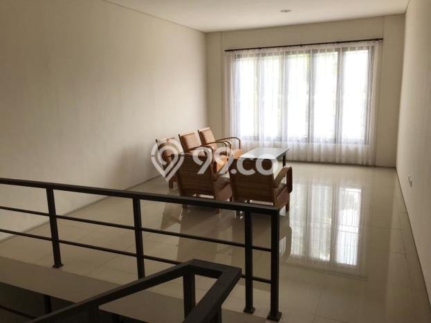 Rumah Nyaman 4 KT LB 200m2 Kondisi Bagus di Awiligar Rumah Nyaman 4 KT LB 200m2 Kondisi Bagus di Awiligar