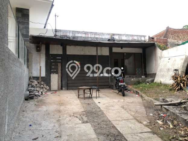 Hunian Mewah LB 190m2 Siap Pakai Desain Elegan di Riau, Bandung Hunian Mewah LB 190m2 Siap Pakai Desain Elegan di Riau, Bandung