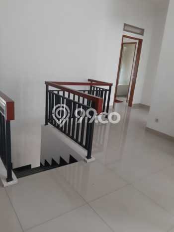 Disewakan! Rumah 5 Kamar Tidur &
4 Kamar Mandi di Setra Duta, Bandung Disewakan! Rumah 5 Kamar Tidur &
4 Kamar Mandi di Setra Duta, Bandung