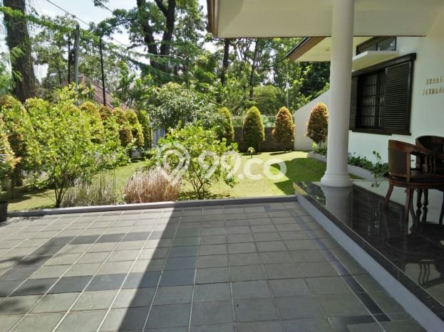 Hunian Mewah LB 600m2 Siap Pakai Desain Elegan di Riau, Bandung Hunian Mewah LB 600m2 Siap Pakai Desain Elegan di Riau, Bandung