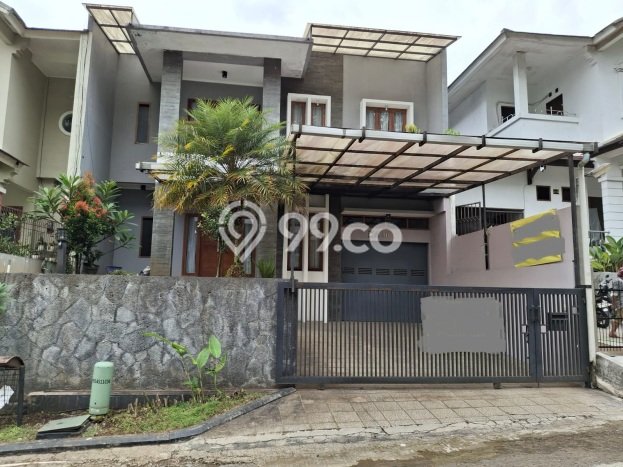 Disewakan! Rumah 5 Kamar Tidur &
4 Kamar Mandi di Setra Duta, Bandung Disewakan! Rumah 5 Kamar Tidur &
4 Kamar Mandi di Setra Duta, Bandung