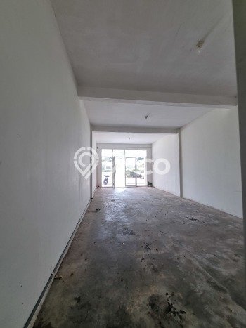 Jual Ruko Area Bisnis Kawasan Brangsong, Luas 162m2m², Jalan Raya Jual Ruko Area Bisnis Kawasan Brangsong, Luas 162m2m², Jalan Raya