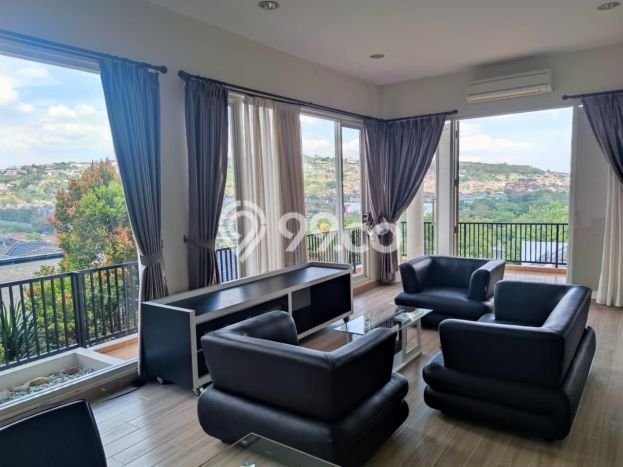 PILIHAN TEPAT! Rumah kawasan Jangli, 3 KT, Akses Sekolah, LT 280m² LB 240m² PILIHAN TEPAT! Rumah kawasan Jangli, 3 KT, Akses Sekolah, LT 280m² LB 240m²