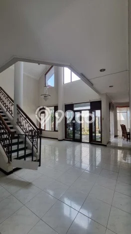Dijual Rumah Mewah Megah Dengan View Cantik di Bukit Sari, Semarang Dijual Rumah Mewah Megah Dengan View Cantik di Bukit Sari, Semarang