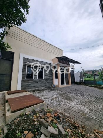 Jual Rumah Luas Elegan Dengan View Eksklusif di Mlatiharjo, Semarang Jual Rumah Luas Elegan Dengan View Eksklusif di Mlatiharjo, Semarang