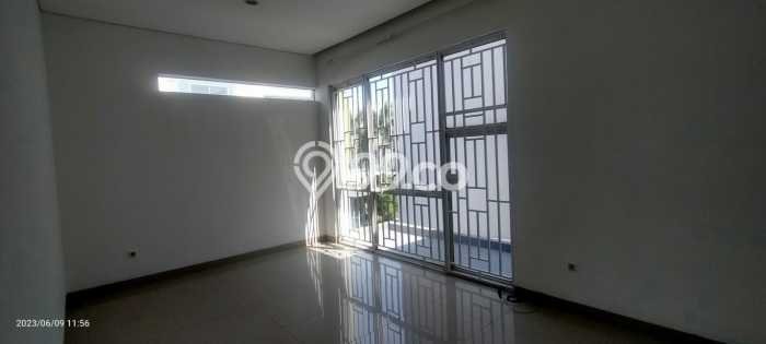 For Sale! Premium House LT 206m2 Desain Elegan di Pantai Indah Kapuk For Sale! Premium House LT 206m2 Desain Elegan di Pantai Indah Kapuk
