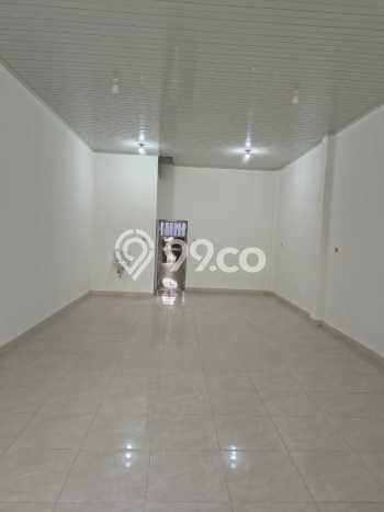 AREA KOMERSIAL! Ruko For Rent di , Luas 90m2m², Akses Utama AREA KOMERSIAL! Ruko For Rent di , Luas 90m2m², Akses Utama