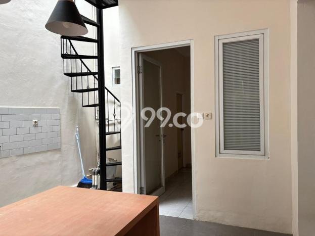 Rumah Strategis Modern Lb 115m2 di Ciputat, Tangerang Selatan Rumah Strategis Modern Lb 115m2 di Ciputat, Tangerang Selatan