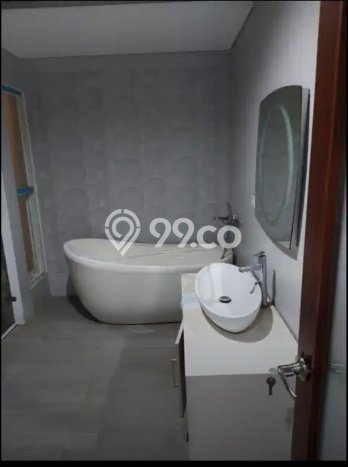 For Sale! Premium House LT 229m2 Desain Elegan di Lebak Bulus For Sale! Premium House LT 229m2 Desain Elegan di Lebak Bulus