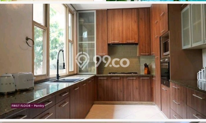 Sewa Rumah Nyaman LT 400m2 / LB 800m2 di scbd, Jakarta Selatan Sewa Rumah Nyaman LT 400m2 / LB 800m2 di scbd, Jakarta Selatan