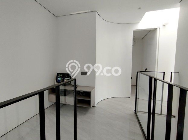 Rumah Strategis Minimalis Lb 77m2 di Ciputat, Tangerang Selatan Rumah Strategis Minimalis Lb 77m2 di Ciputat, Tangerang Selatan