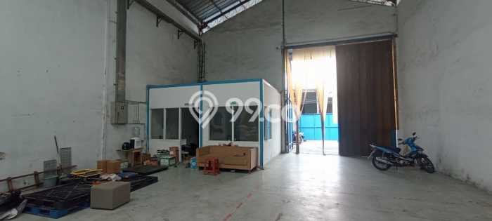 Gudang disewakan di Sawangan Depok dengan luas bangunan 240m2 Gudang disewakan di Sawangan Depok dengan luas bangunan 240m2