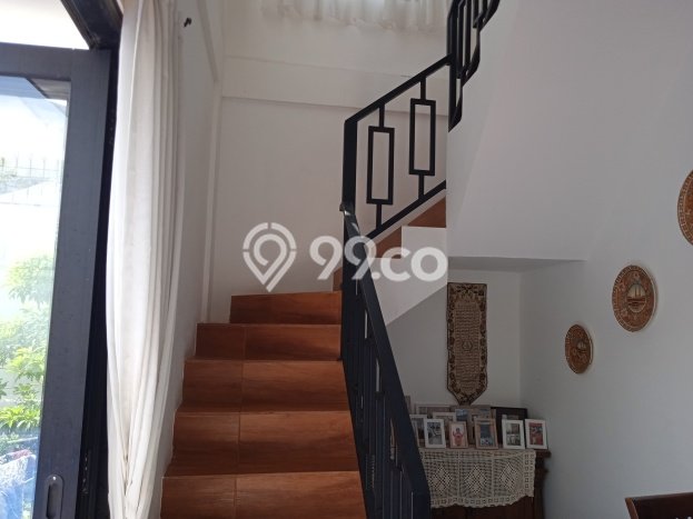 Rumah Mewah Dijual LT 200m2 di Ciputat, Tangerang Selatan Rumah Mewah Dijual LT 200m2 di Ciputat, Tangerang Selatan