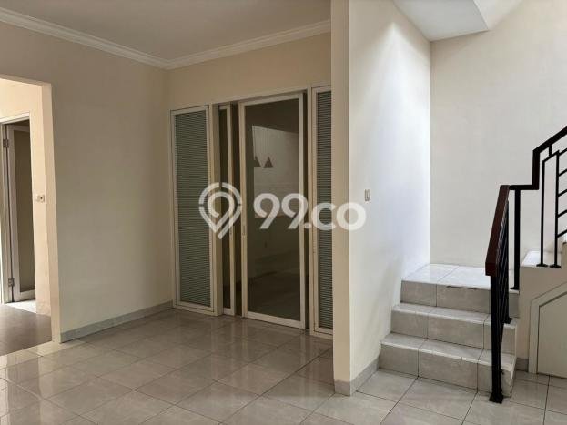 Rumah Strategis Modern Lb 115m2 di Ciputat, Tangerang Selatan Rumah Strategis Modern Lb 115m2 di Ciputat, Tangerang Selatan
