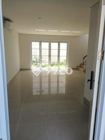 Rumah Elit Modern Tanpa Renovasi di Gading Serpong IL Lago Tangerang Rumah Elit Modern Tanpa Renovasi di Gading Serpong IL Lago Tangerang