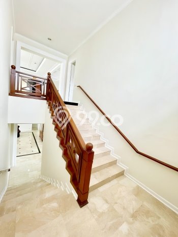 Sewa Rumah Strategis LT 820m2 / LB 1000m2 di Pondok Indah, Jakarta Selatan Sewa Rumah Strategis LT 820m2 / LB 1000m2 di Pondok Indah, Jakarta Selatan