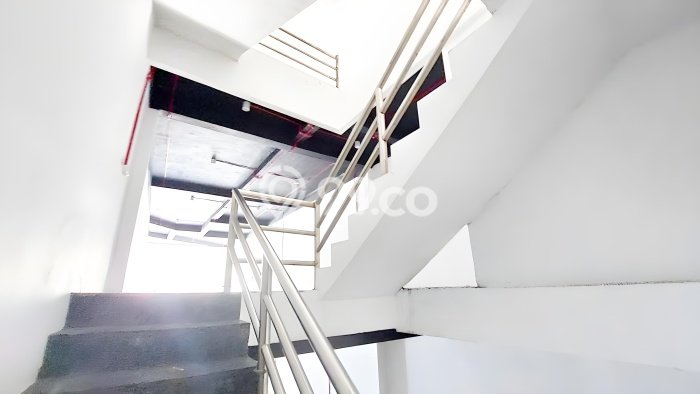 Ruko Disewa di Jakarta Selatan dengan LB 360m2 Area Komersial Ramai Ruko Disewa di Jakarta Selatan dengan LB 360m2 Area Komersial Ramai