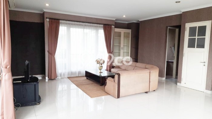 RARE UNIT! Rumah di Pejaten, 3 KT, View Kota, Luas 124m² Bangunan 250m² RARE UNIT! Rumah di Pejaten, 3 KT, View Kota, Luas 124m² Bangunan 250m²