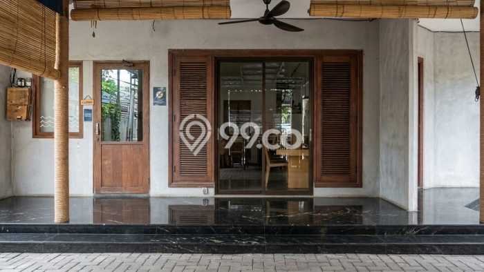 Rumah Kondisi Baik Disewakan di Kemang, Jakarta Selatan LT 1050m2, LB 500m2 Rumah Kondisi Baik Disewakan di Kemang, Jakarta Selatan LT 1050m2, LB 500m2