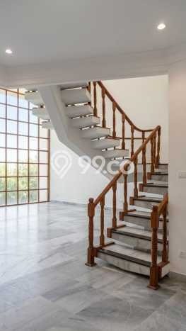 Rumah Kondisi Baik Disewakan di Kemang, Jakarta Selatan LT 1050m2, LB 500m2 Rumah Kondisi Baik Disewakan di Kemang, Jakarta Selatan LT 1050m2, LB 500m2