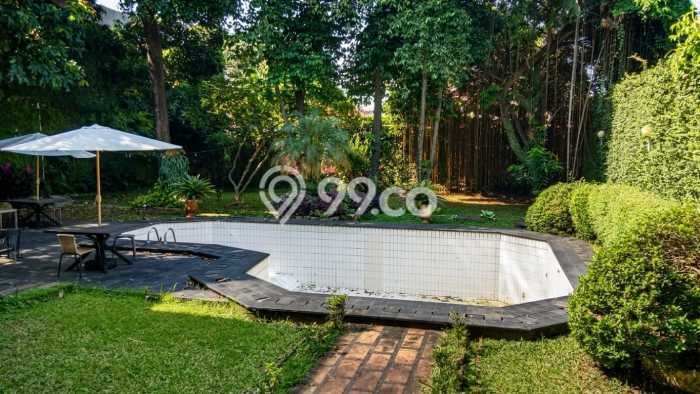 Rumah Kondisi Baik Disewakan di Kemang, Jakarta Selatan LT 1050m2, LB 500m2 Rumah Kondisi Baik Disewakan di Kemang, Jakarta Selatan LT 1050m2, LB 500m2