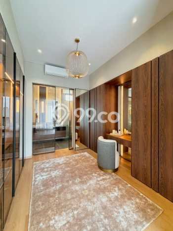 For Sale! Luxury House LT 128m2 Desain Elegan di Grand Wisata For Sale! Luxury House LT 128m2 Desain Elegan di Grand Wisata