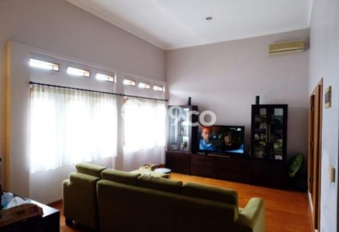 Ready to Use! Luxury House LT 576m2 Desain Elegan di Lebak Bulus Ready to Use! Luxury House LT 576m2 Desain Elegan di Lebak Bulus