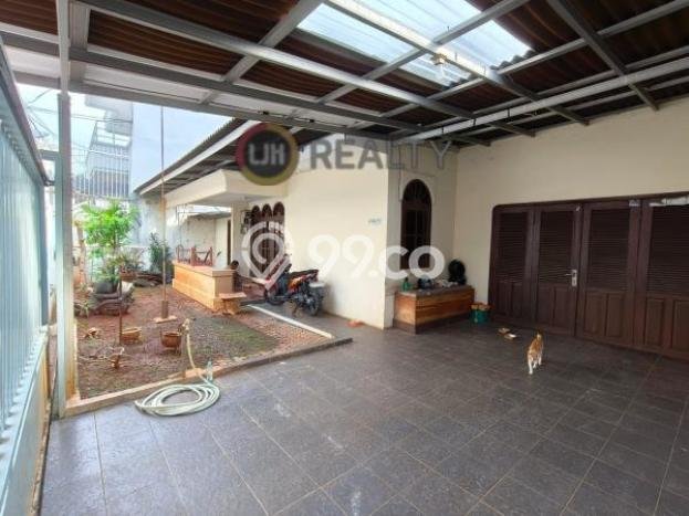 Ready to Use! Luxury House LT 272m2 Desain Elegan di Tomang Ready to Use! Luxury House LT 272m2 Desain Elegan di Tomang