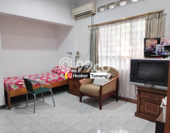 Rumah Nyaman LB 375m² View Gunung di Tomang, Jakarta Barat Rumah Nyaman LB 375m² View Gunung di Tomang, Jakarta Barat