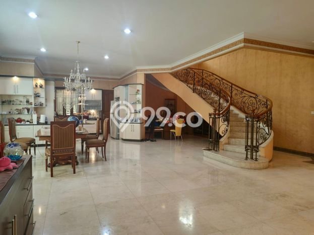 Rumah Nyaman LB 600m² View Kota di Puri Indah, Jakarta Barat Rumah Nyaman LB 600m² View Kota di Puri Indah, Jakarta Barat