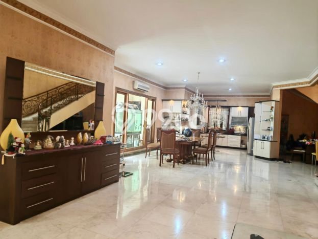 Rumah Nyaman LB 600m² View Kota di Puri Indah, Jakarta Barat Rumah Nyaman LB 600m² View Kota di Puri Indah, Jakarta Barat