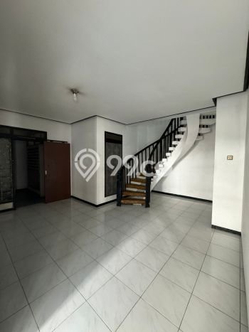 Rumah di Tomang, 4 KT, Konsep Minimalis, LT 163m² Bangunan 250m² Rumah di Tomang, 4 KT, Konsep Minimalis, LT 163m² Bangunan 250m²