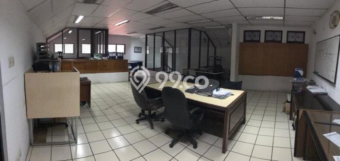 Rumah LT 1031m² / LB 1132m² di Lokasi Tanjung Duren, Jakarta Barat Rumah LT 1031m² / LB 1132m² di Lokasi Tanjung Duren, Jakarta Barat