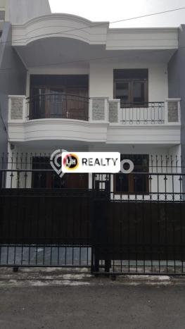 Disewakan! Rumah 3 Kamar Tidur &
2 Kamar Mandi di Tomang, Jakarta Barat Disewakan! Rumah 3 Kamar Tidur &
2 Kamar Mandi di Tomang, Jakarta Barat