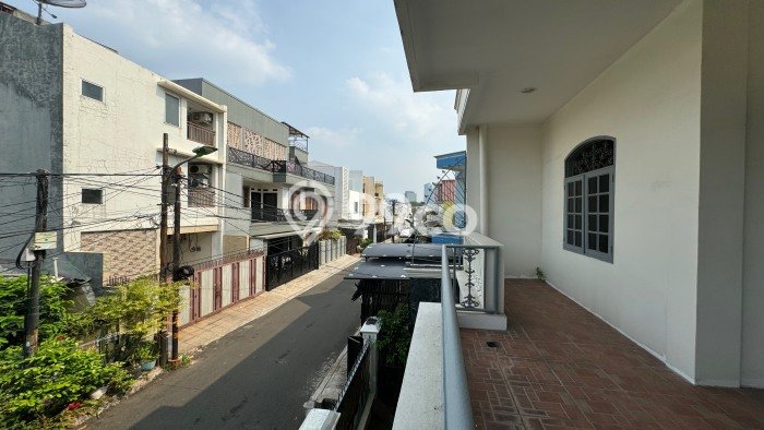 Rumah di Tomang, Akses ke Tol, 3 KM, Luas 165m² LB 250m² Rumah di Tomang, Akses ke Tol, 3 KM, Luas 165m² LB 250m²
