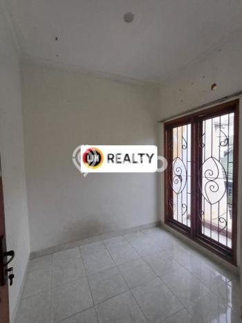 Ready to Use! Premium House LT 90m2 Desain Modern di Tomang Ready to Use! Premium House LT 90m2 Desain Modern di Tomang