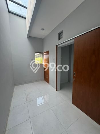 Dijual Rumah Luas Elegan Dengan View Cantik di Tomang, Jakarta Barat Dijual Rumah Luas Elegan Dengan View Cantik di Tomang, Jakarta Barat