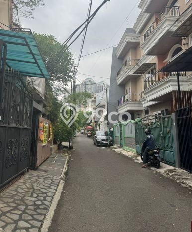 Rumah Elit LB 160m2 Siap Huni Desain Elegan di Tomang, Jakarta Barat Rumah Elit LB 160m2 Siap Huni Desain Elegan di Tomang, Jakarta Barat