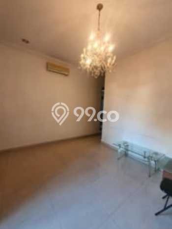 HOT LISTING! Rumah Siap Huni di Tomang, LT 220m² LB 400m² HOT LISTING! Rumah Siap Huni di Tomang, LT 220m² LB 400m²