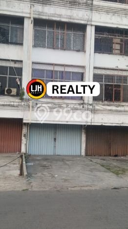 Ruko disewakan di Tambora Jakarta Barat dengan luas bangunan 200m2 Ruko disewakan di Tambora Jakarta Barat dengan luas bangunan 200m2