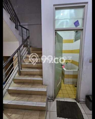 LOKASI STRATEGIS! Ruko Kawasan , Luas 210m2m², Keramaian Terjamin LOKASI STRATEGIS! Ruko Kawasan , Luas 210m2m², Keramaian Terjamin