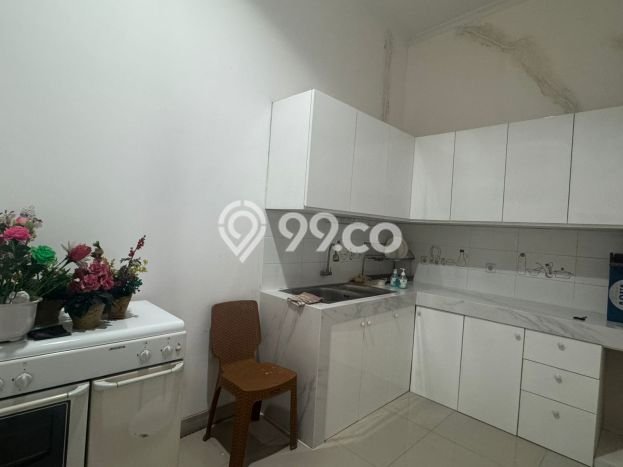 Ruko Dijual di Jakarta Barat LT 106m2 & LB 250m2 Lokasi Terbaik! Ruko Dijual di Jakarta Barat LT 106m2 & LB 250m2 Lokasi Terbaik!
