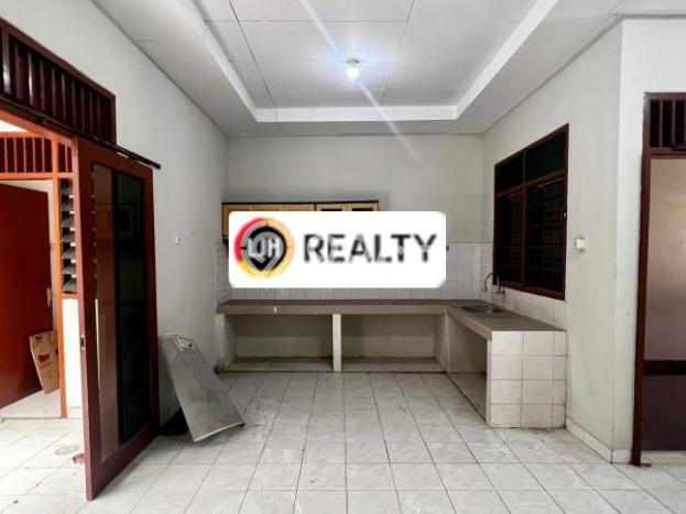 Disewakan! Rumah 6 Kamar Tidur &
3 Kamar Mandi di Tomang, Jakarta Barat Disewakan! Rumah 6 Kamar Tidur &
3 Kamar Mandi di Tomang, Jakarta Barat