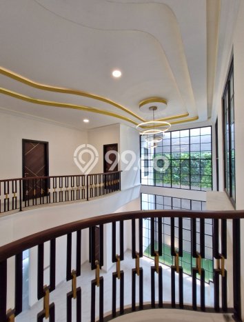 Rumah Mewah LB 700m2 Siap Huni Desain Elegan di Tomang, Jakarta Barat Rumah Mewah LB 700m2 Siap Huni Desain Elegan di Tomang, Jakarta Barat