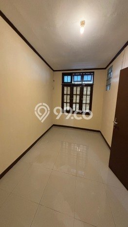 Disewakan! Rumah 5 Kamar Tidur &
3 Kamar Mandi di Tomang, Jakarta Barat Disewakan! Rumah 5 Kamar Tidur &
3 Kamar Mandi di Tomang, Jakarta Barat