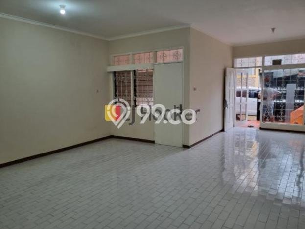 Dijual Rumah Luas Megah Dengan View Eksklusif di Tomang, Jakarta Barat Dijual Rumah Luas Megah Dengan View Eksklusif di Tomang, Jakarta Barat